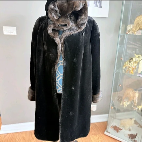 GALLERY WOMENHooded Full Length Faux Fur Coat SIZE 1 X